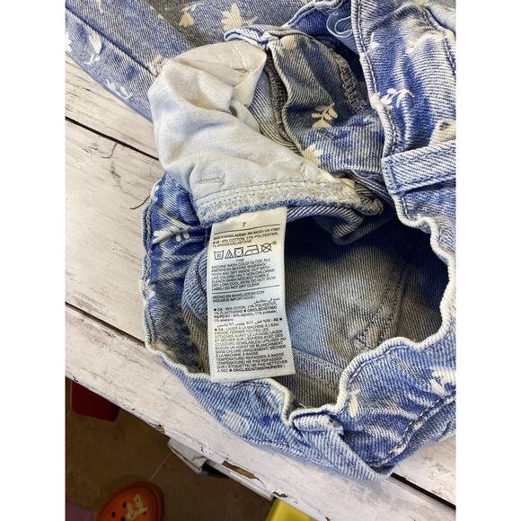 Old Navy Girls Size 7 Floral Flare Jeans Light Wash Blue Denim Flower Print - Picture 6 of 7